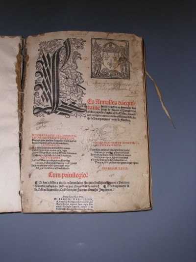 lettrine g.s.b. des Annales d'Aquitaine, 1525